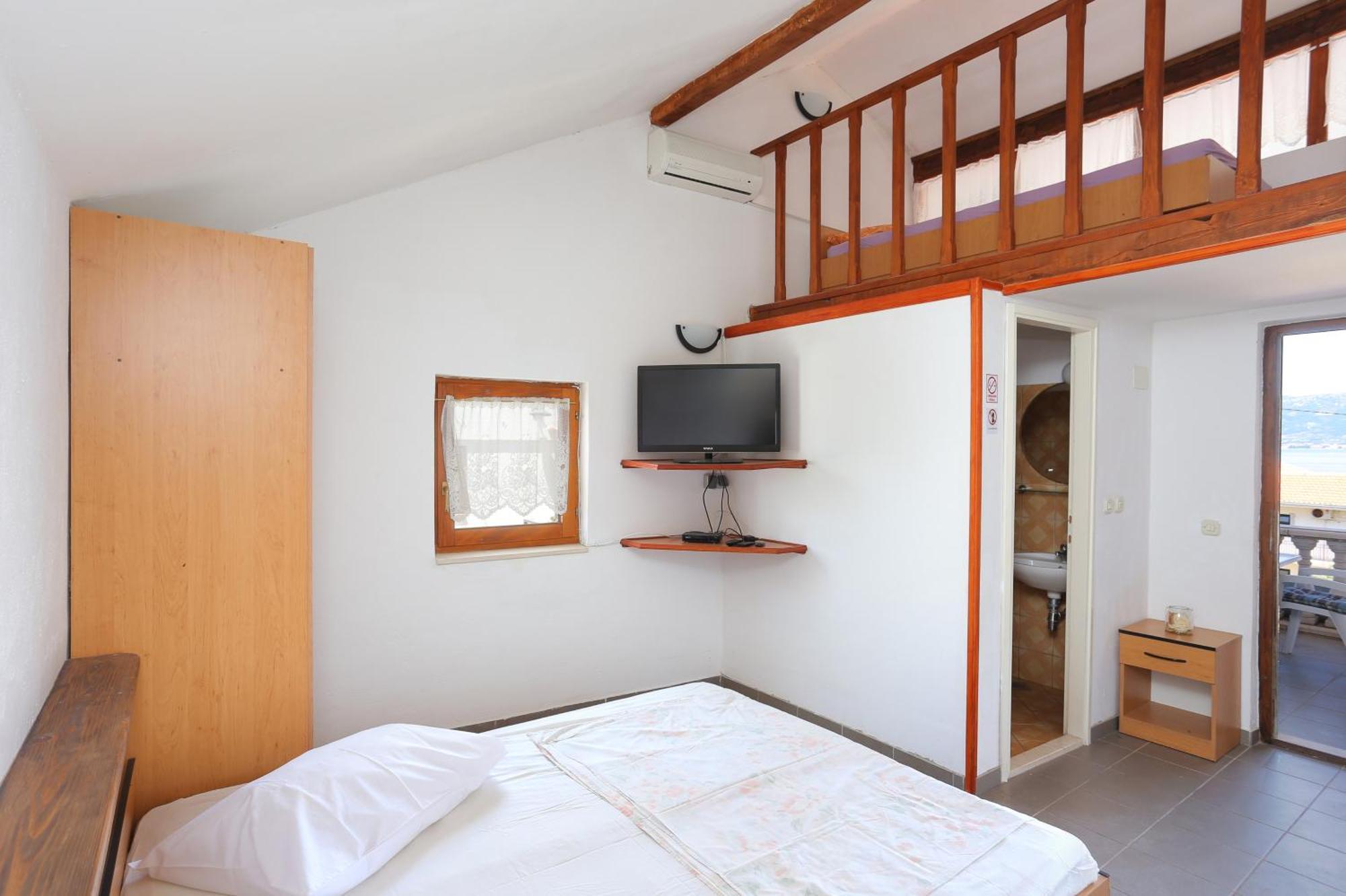 Apartments By The Sea Slatine, Ciovo - 16131 객실 사진